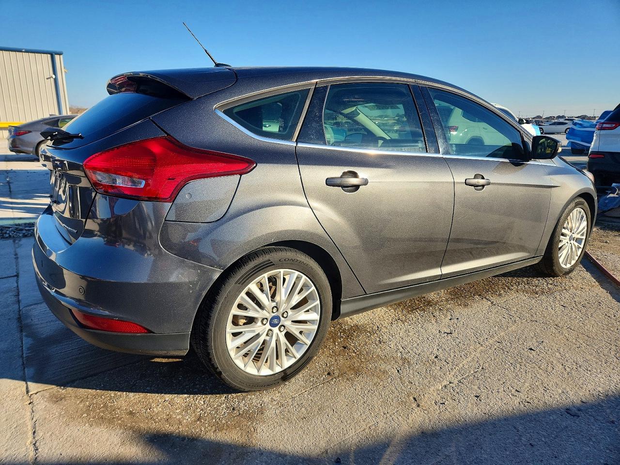 2017 FORD FOCUS TITANIUM photo 3
