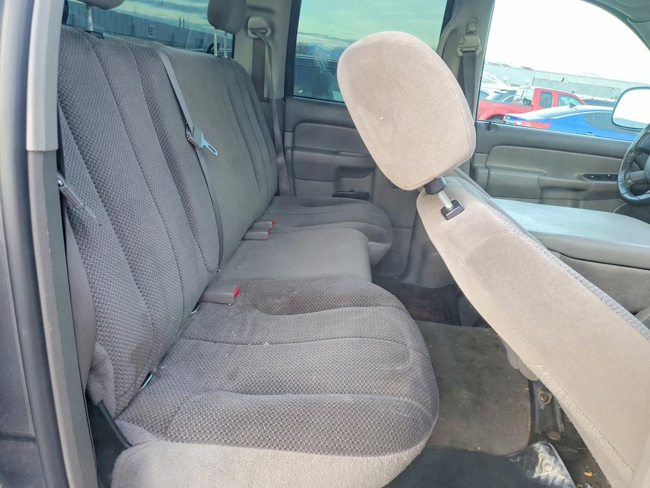 2004 DODGE RAM 1500 ST photo 37