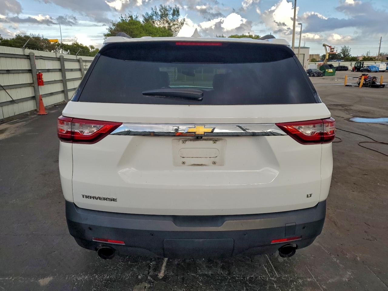 2020 CHEVROLET TRAVERSE LT photo 6