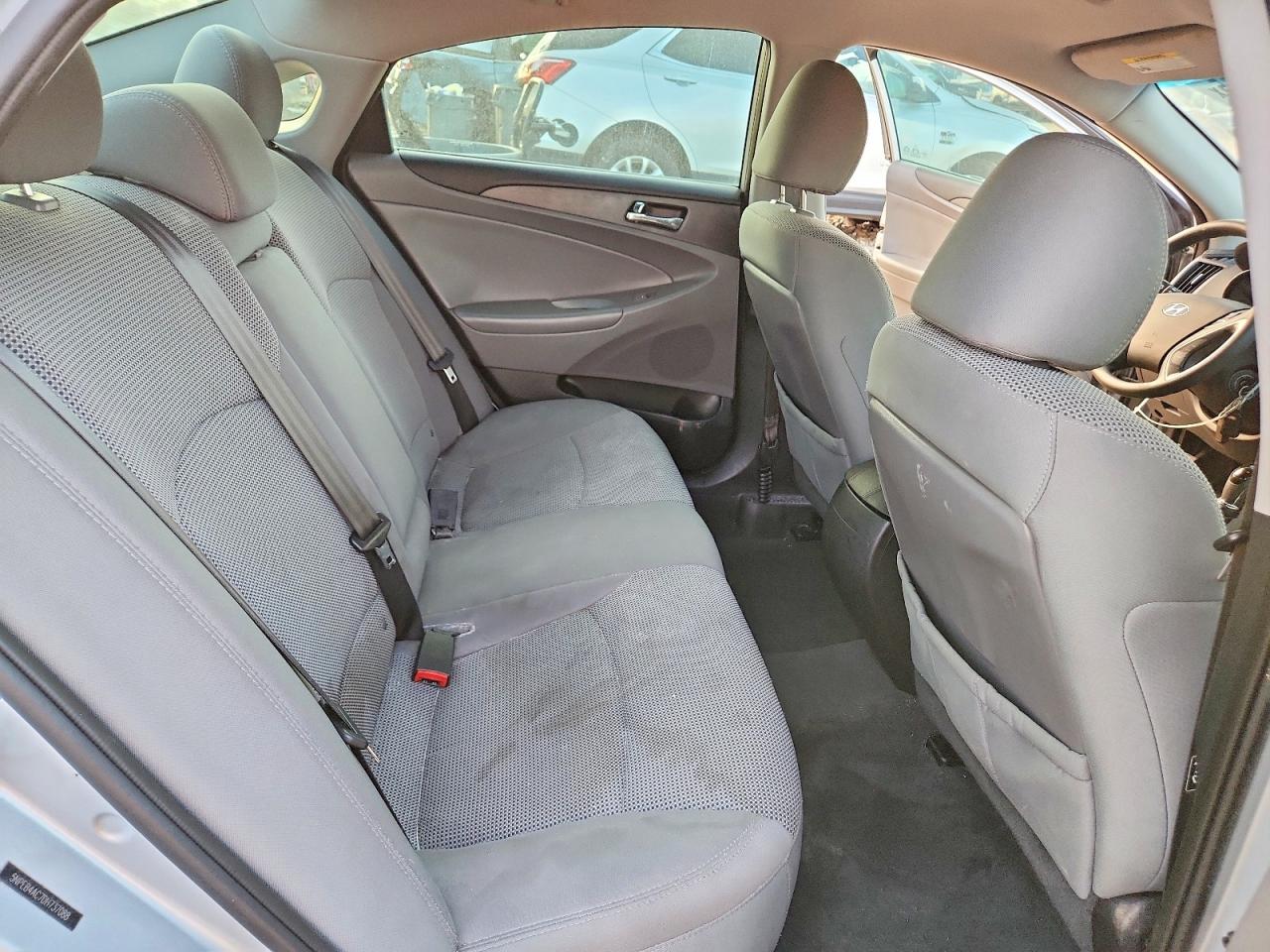 2013 HYUNDAI SONATA GLS photo 10