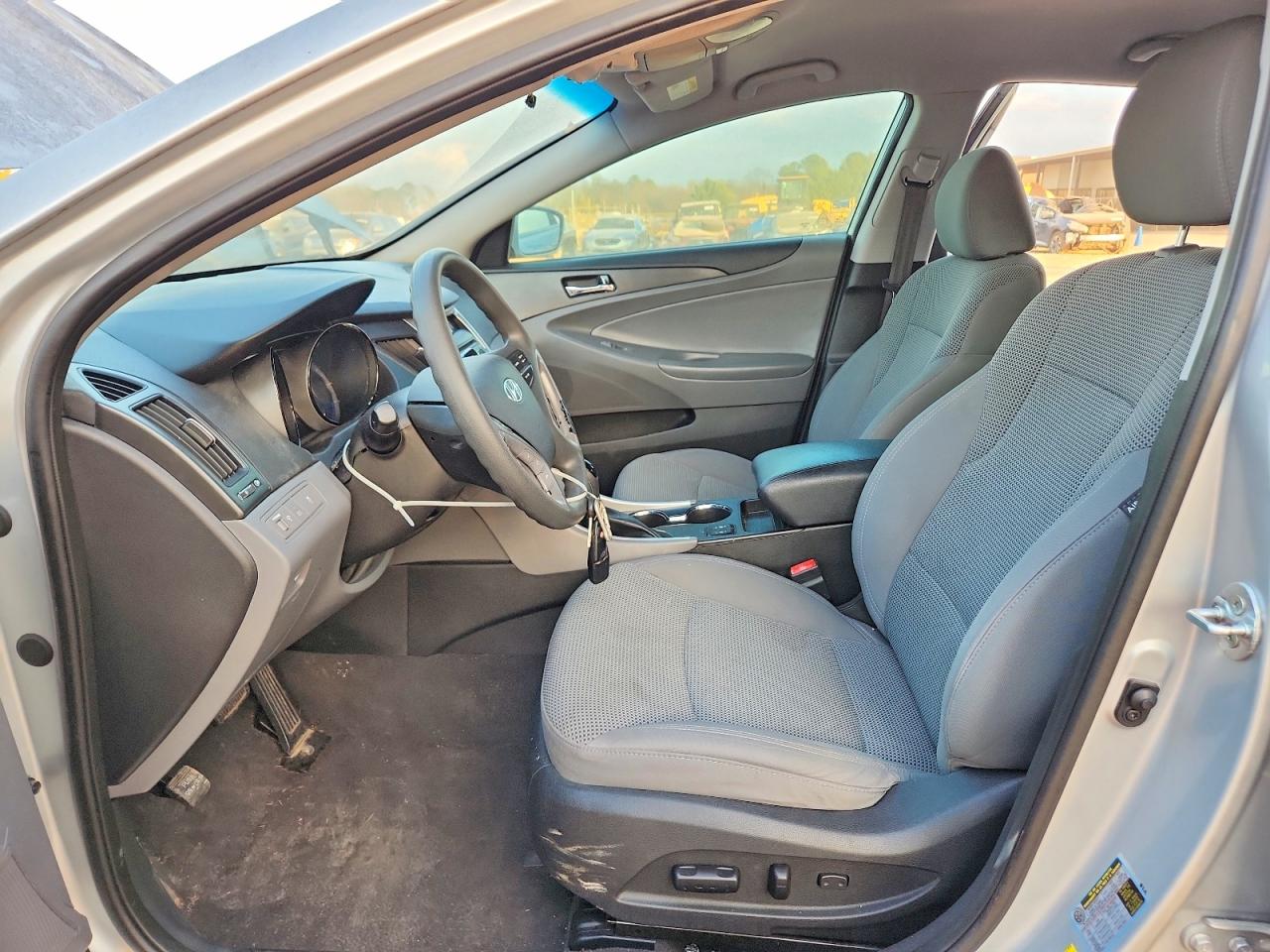 2013 HYUNDAI SONATA GLS photo 7