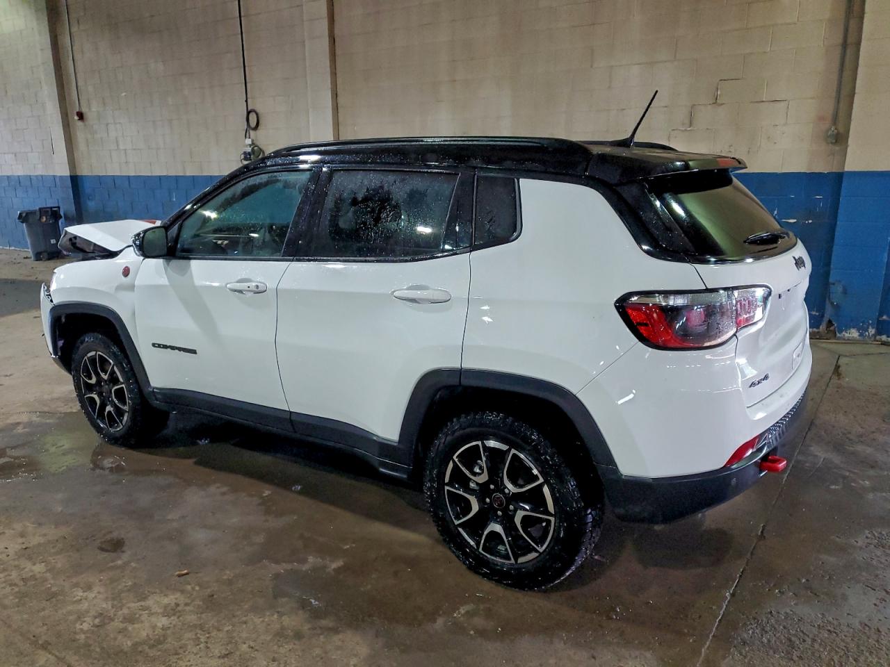2025 JEEP COMPASS TRAILHAWK photo 2