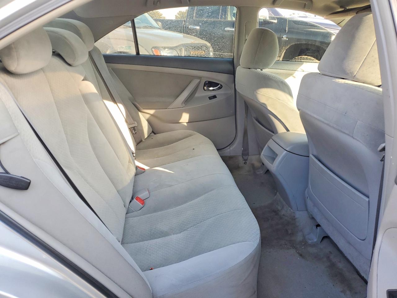 2009 TOYOTA CAMRY LE photo 10