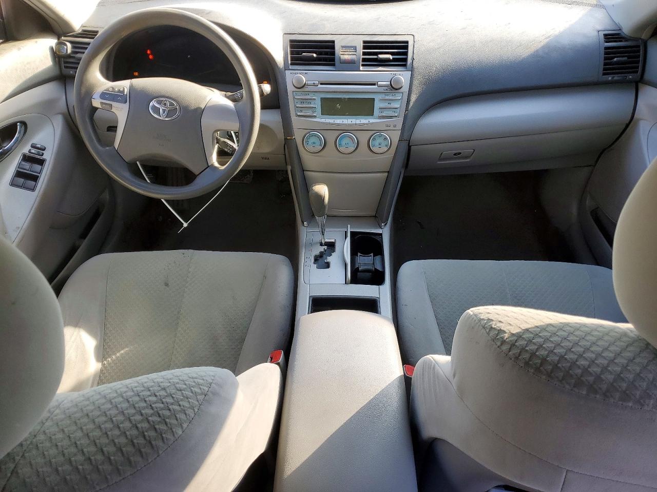 2009 TOYOTA CAMRY LE photo 8