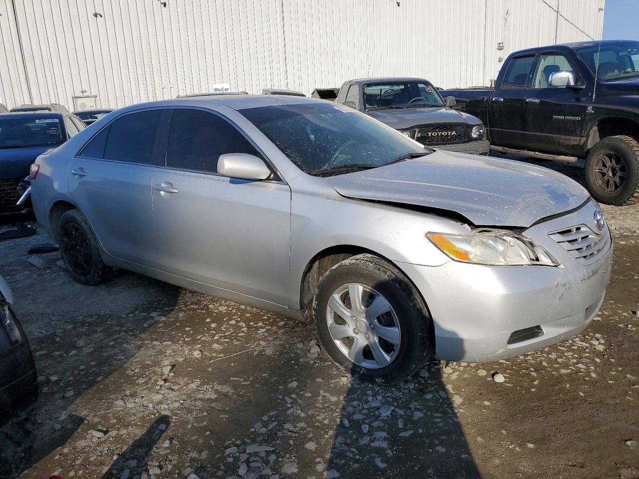 2009 TOYOTA CAMRY LE photo 4