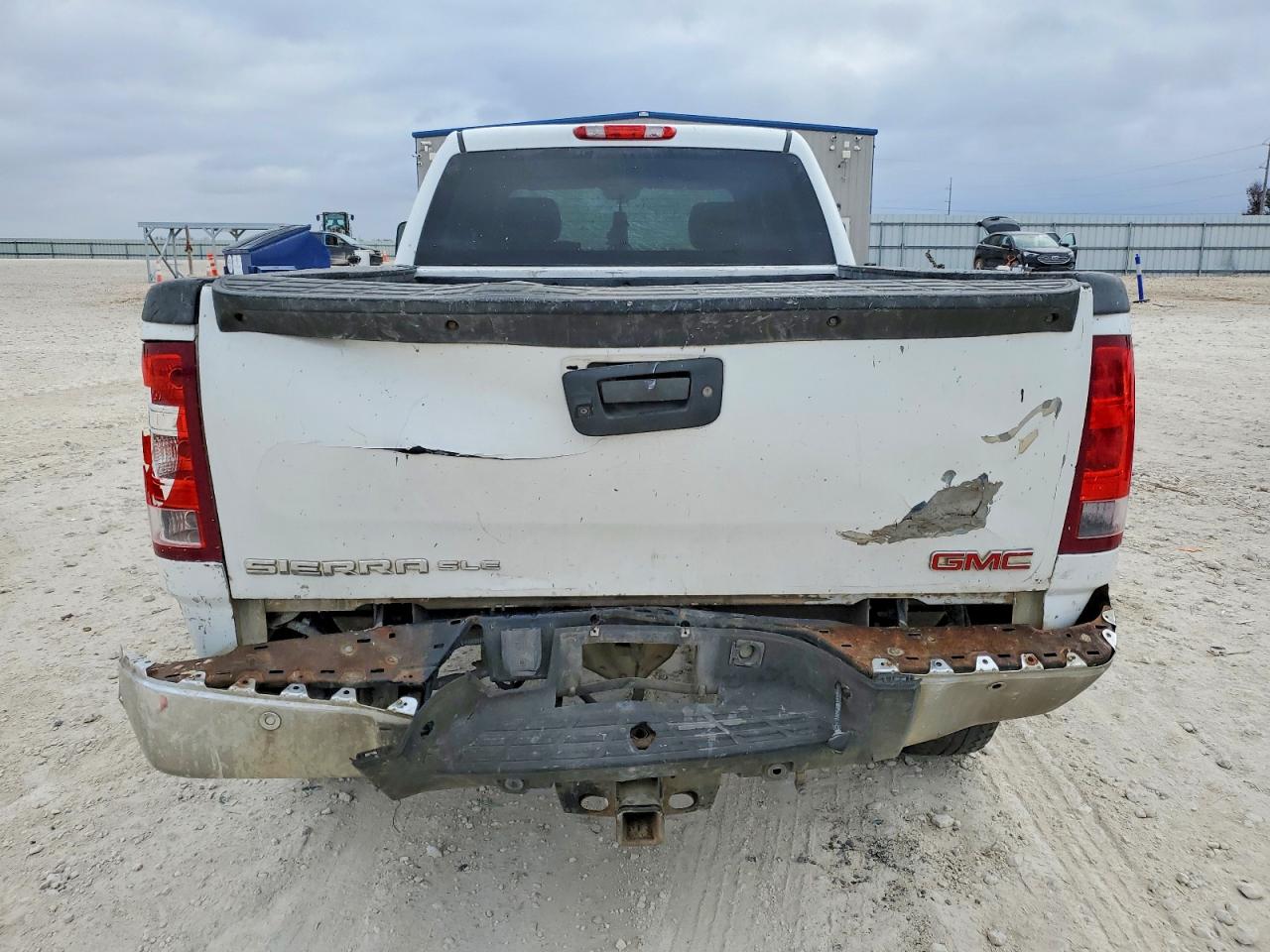 2012 GMC SIERRA C2500 SLE photo 6