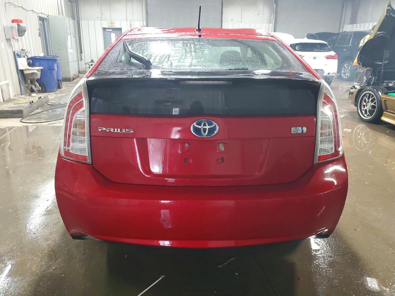 2013 TOYOTA PRIUS photo 6