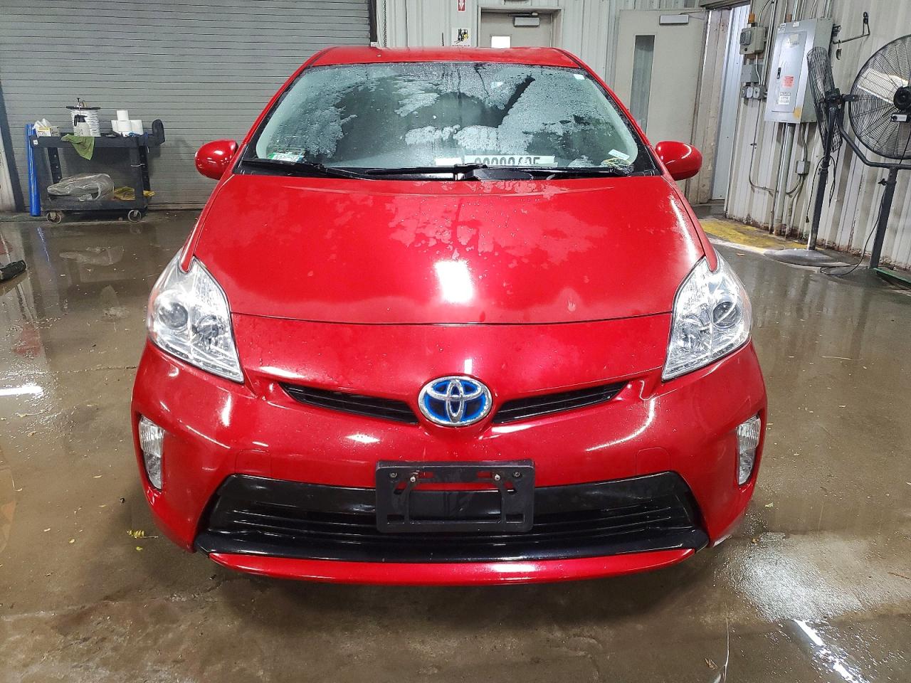 2013 TOYOTA PRIUS photo 5