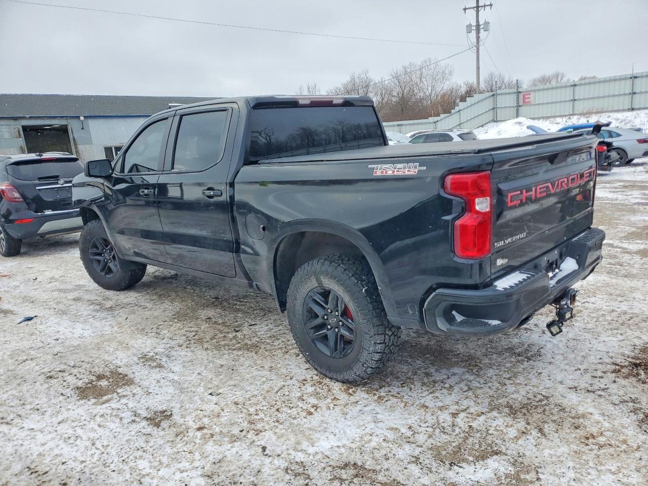 2019 CHEVROLET SILVERADO K1500 LT TRAIL BOSS photo 2