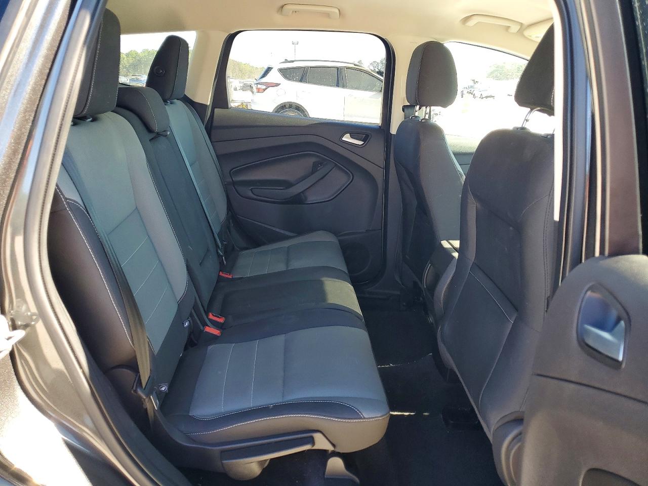 2016 FORD ESCAPE SE photo 11