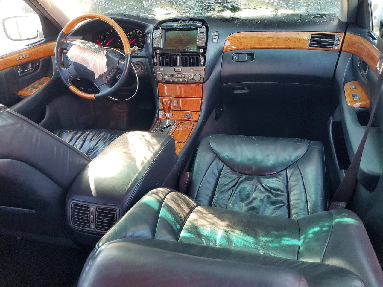 2002 LEXUS LS 430 photo 8