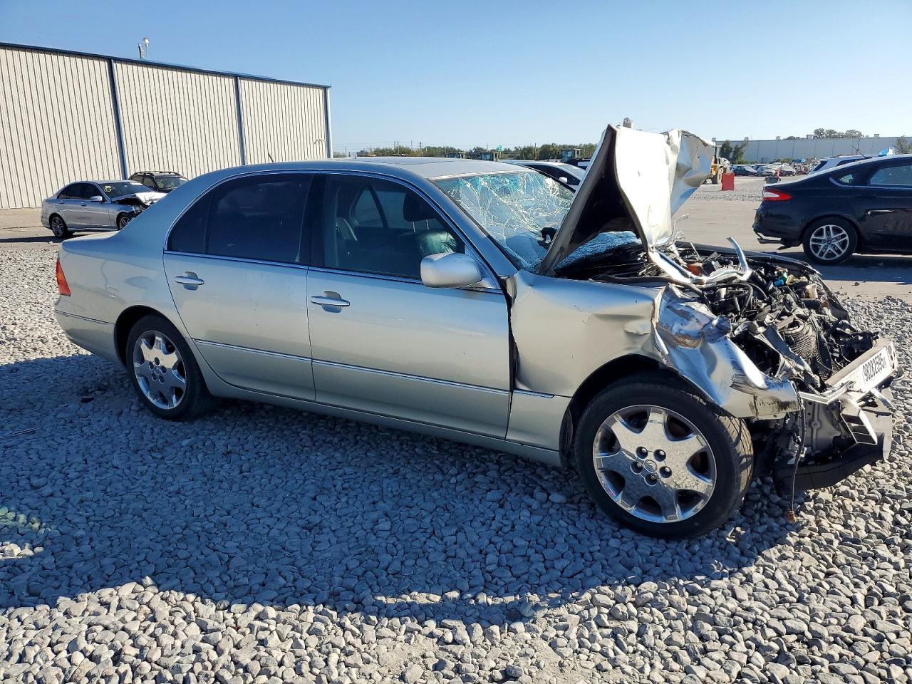 2002 LEXUS LS 430 photo 4
