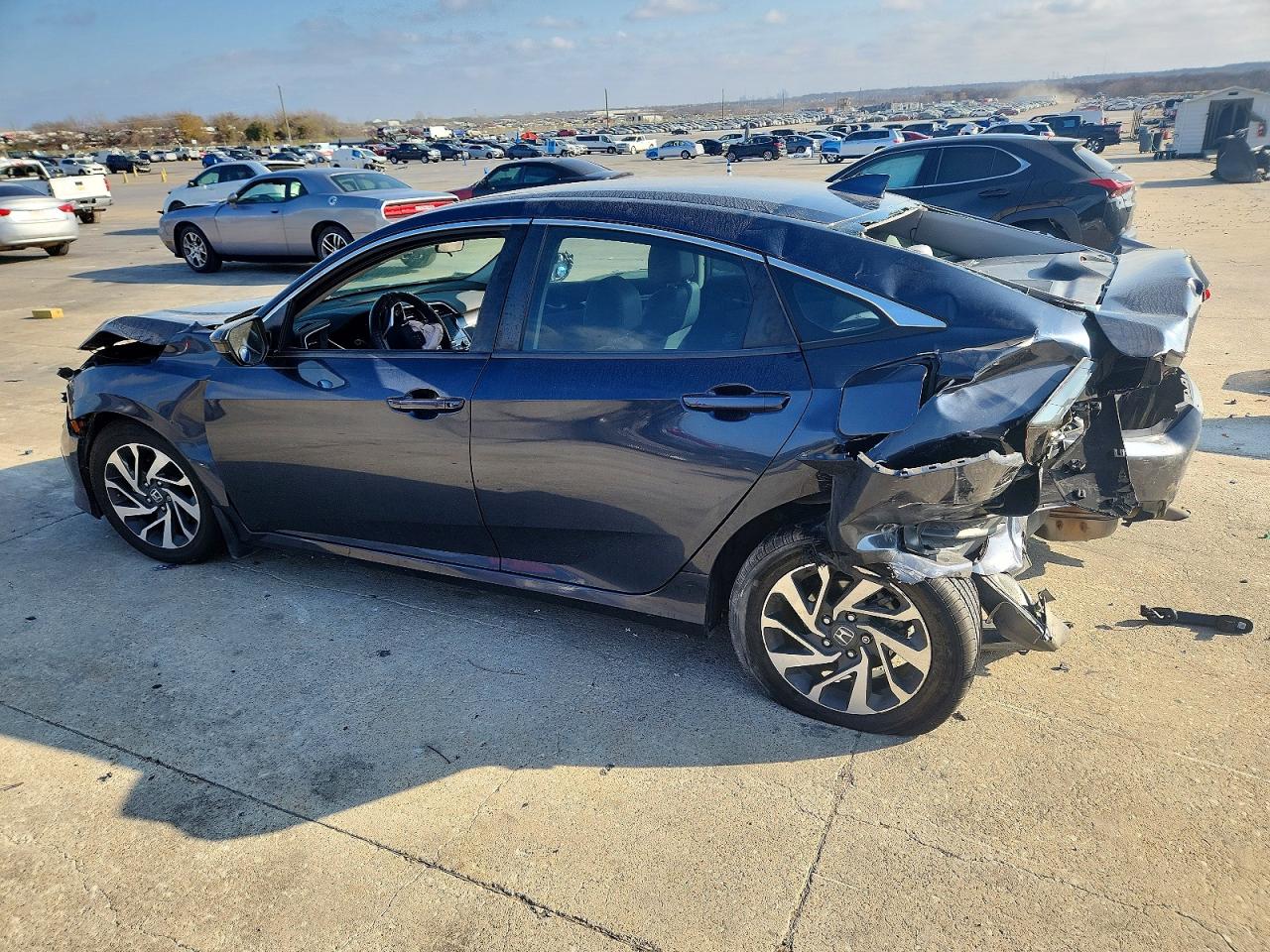 2017 HONDA CIVIC EX photo 2