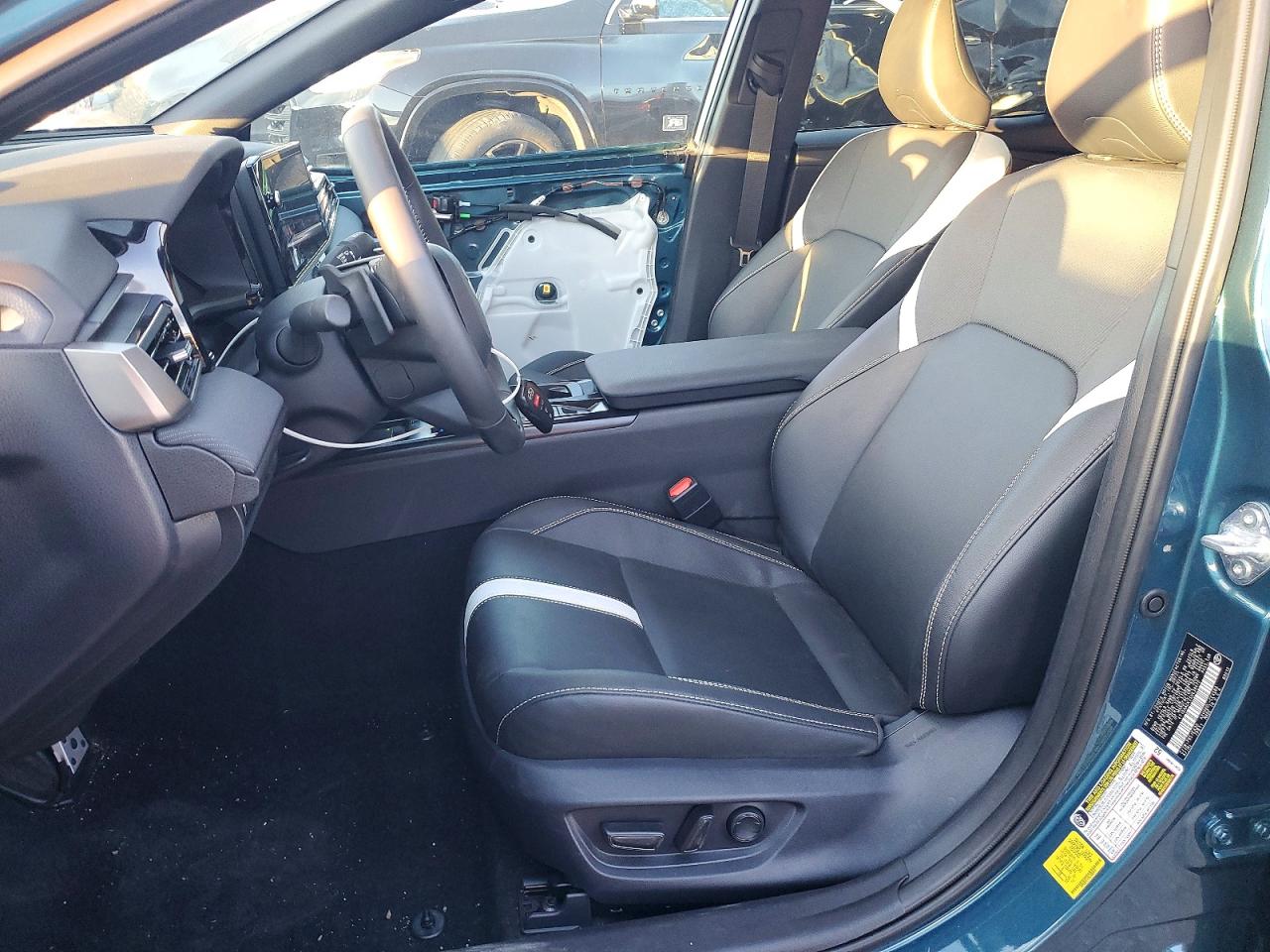 2025 TOYOTA CAMRY XSE photo 7