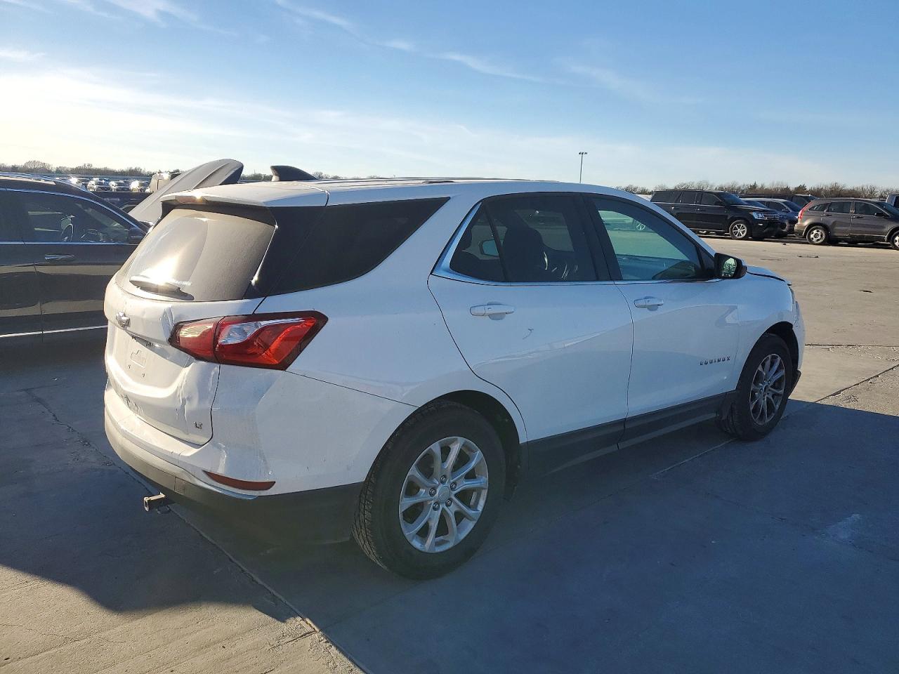 2018 CHEVROLET EQUINOX LT photo 3
