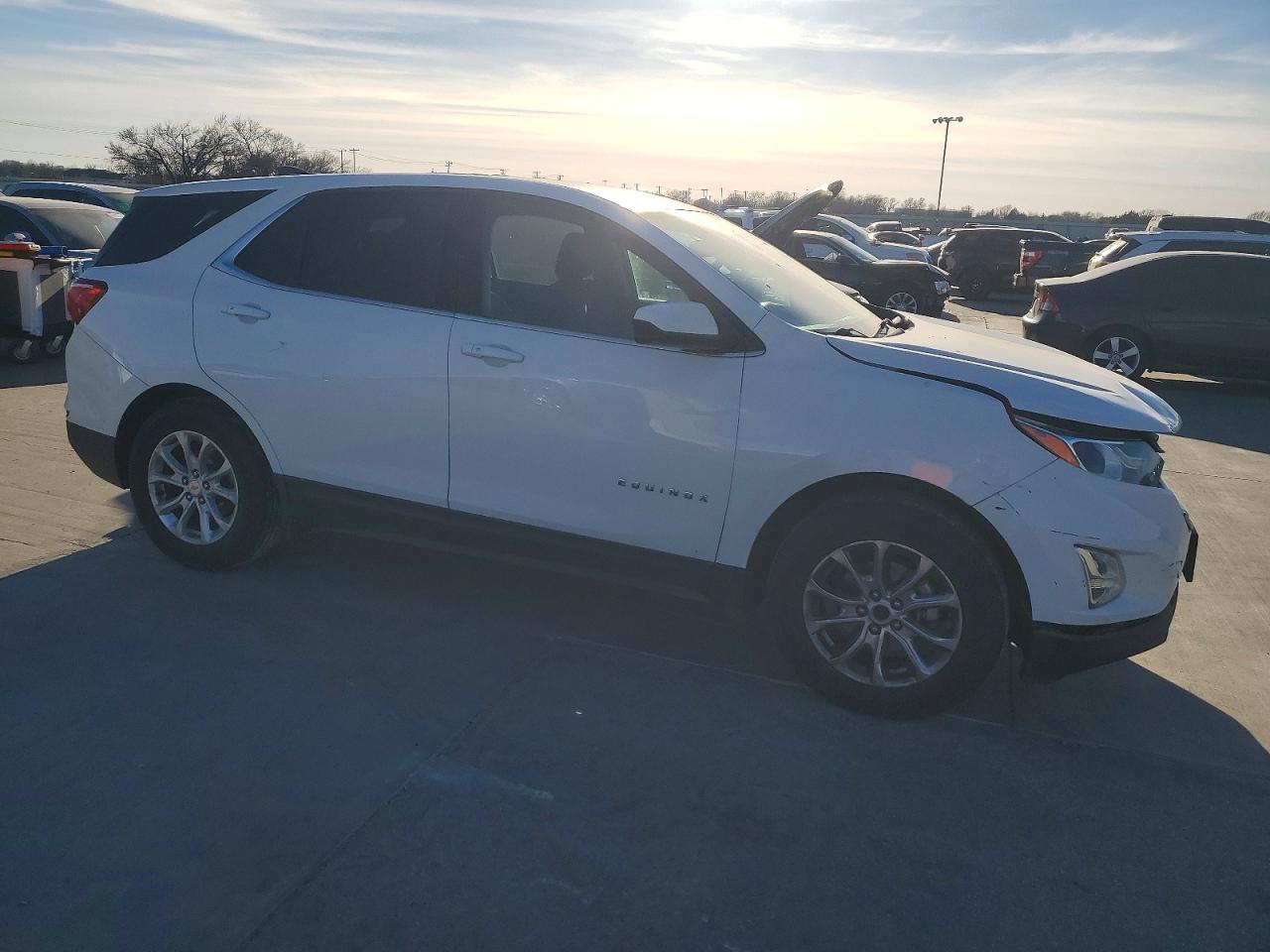 2018 CHEVROLET EQUINOX LT photo 4
