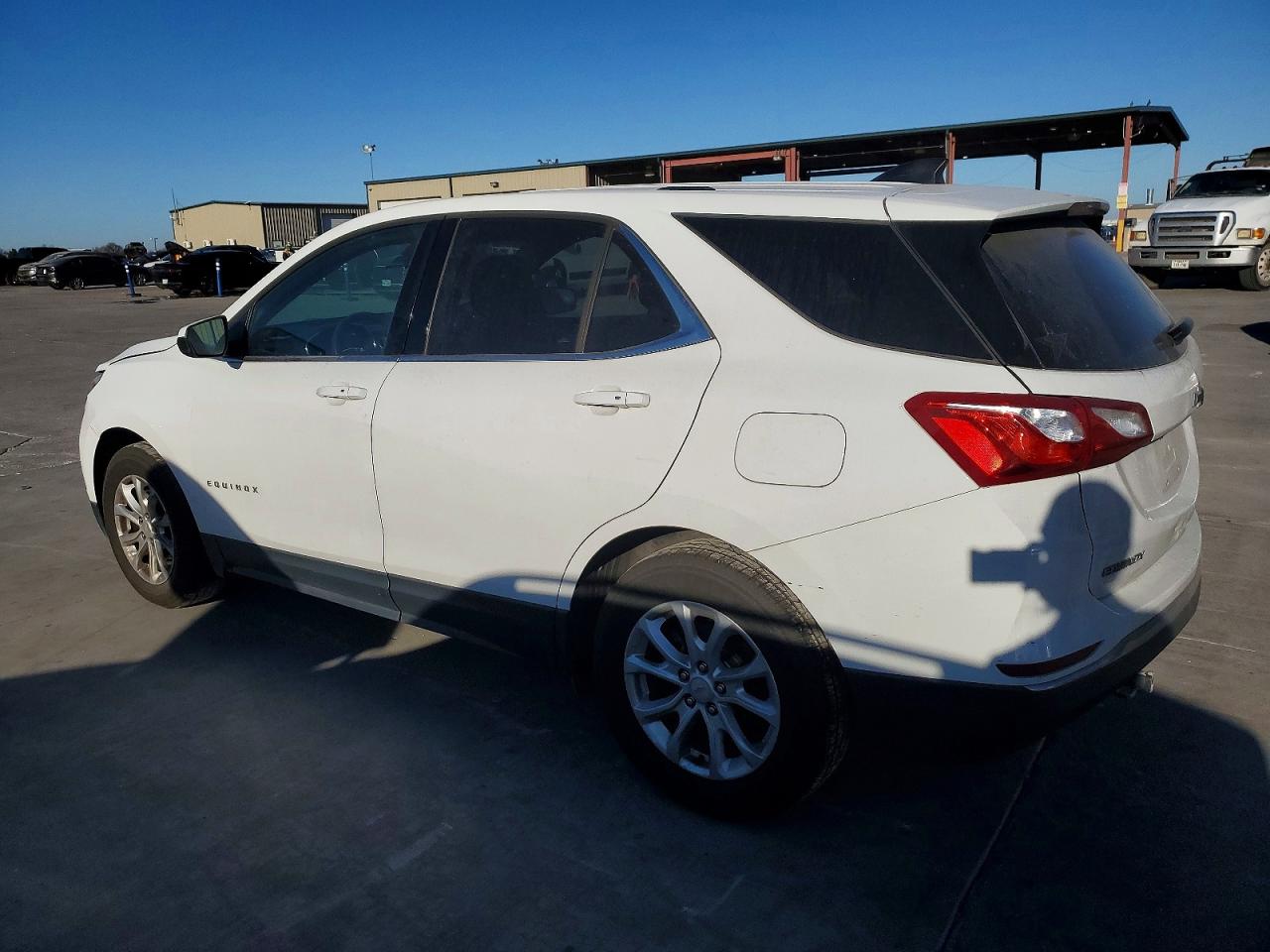 2018 CHEVROLET EQUINOX LT photo 2