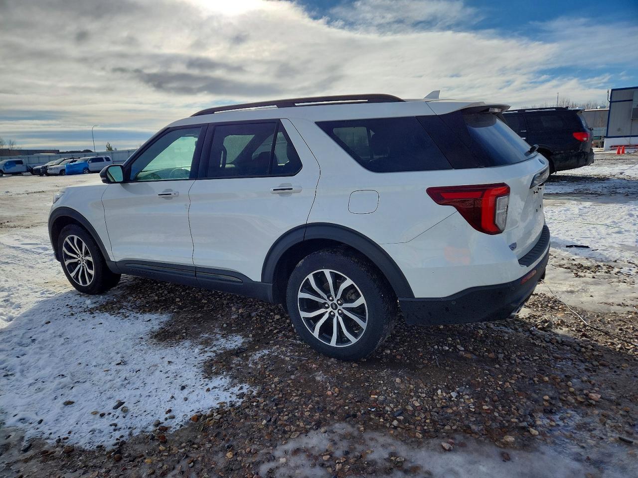 2021 FORD EXPLORER ST photo 2