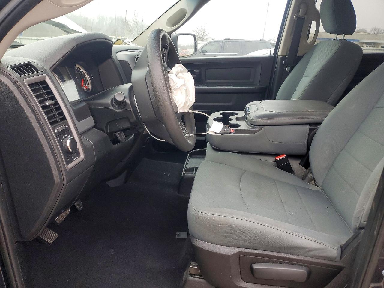 2018 RAM 1500 ST photo 13
