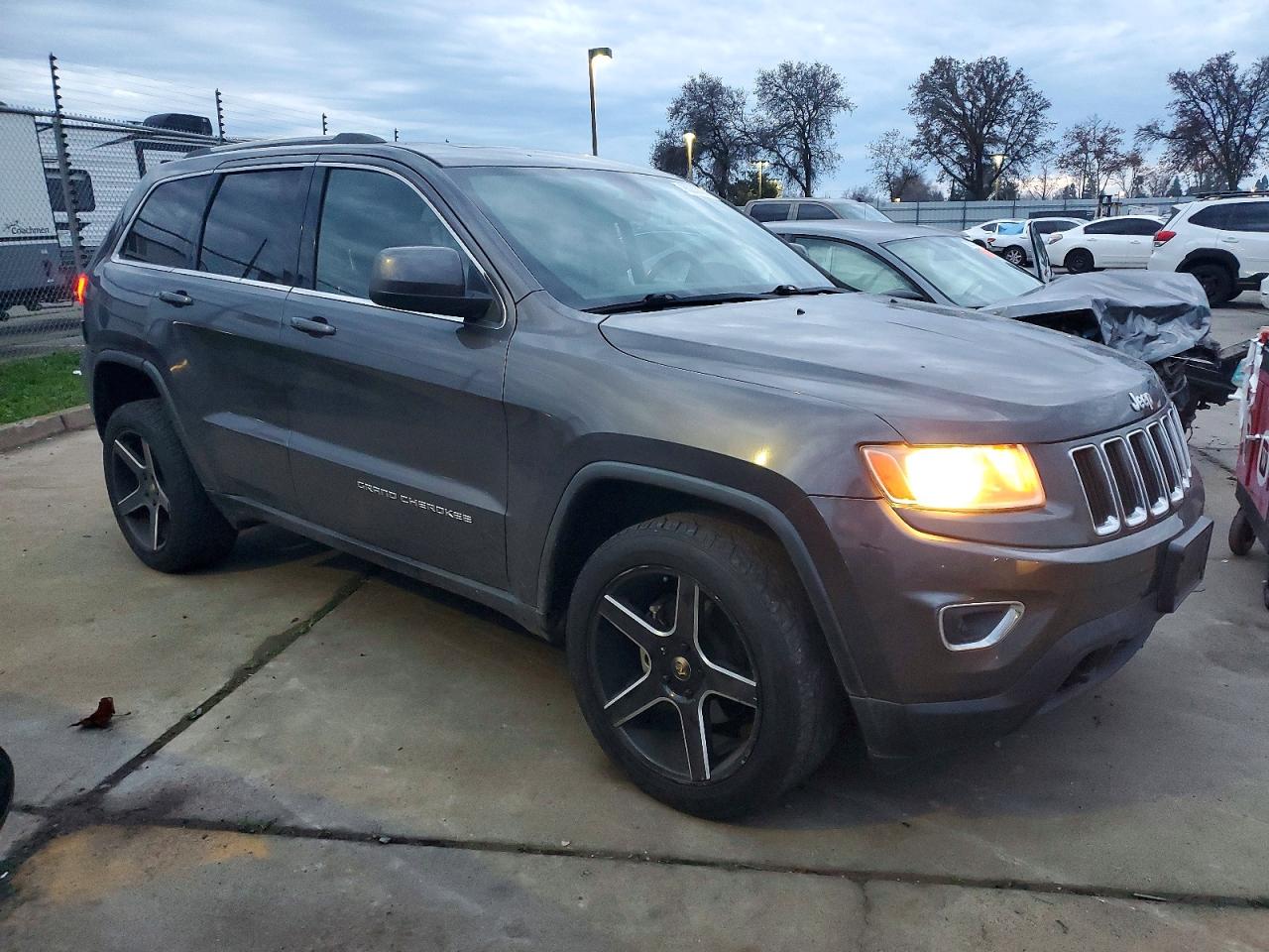 2014 JEEP GRAND CHEROKEE LAREDO photo 4