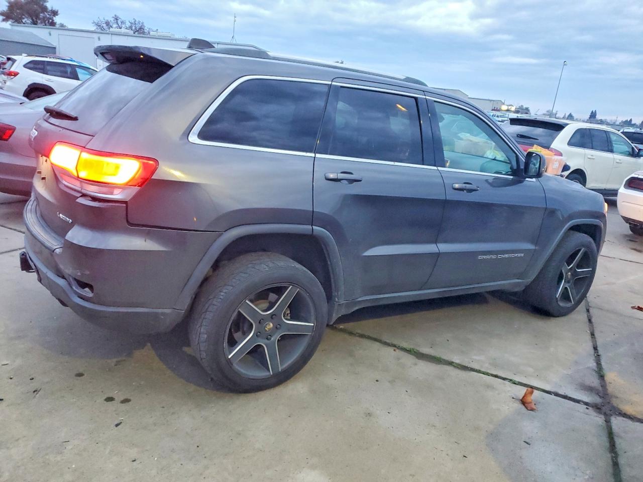 2014 JEEP GRAND CHEROKEE LAREDO photo 3