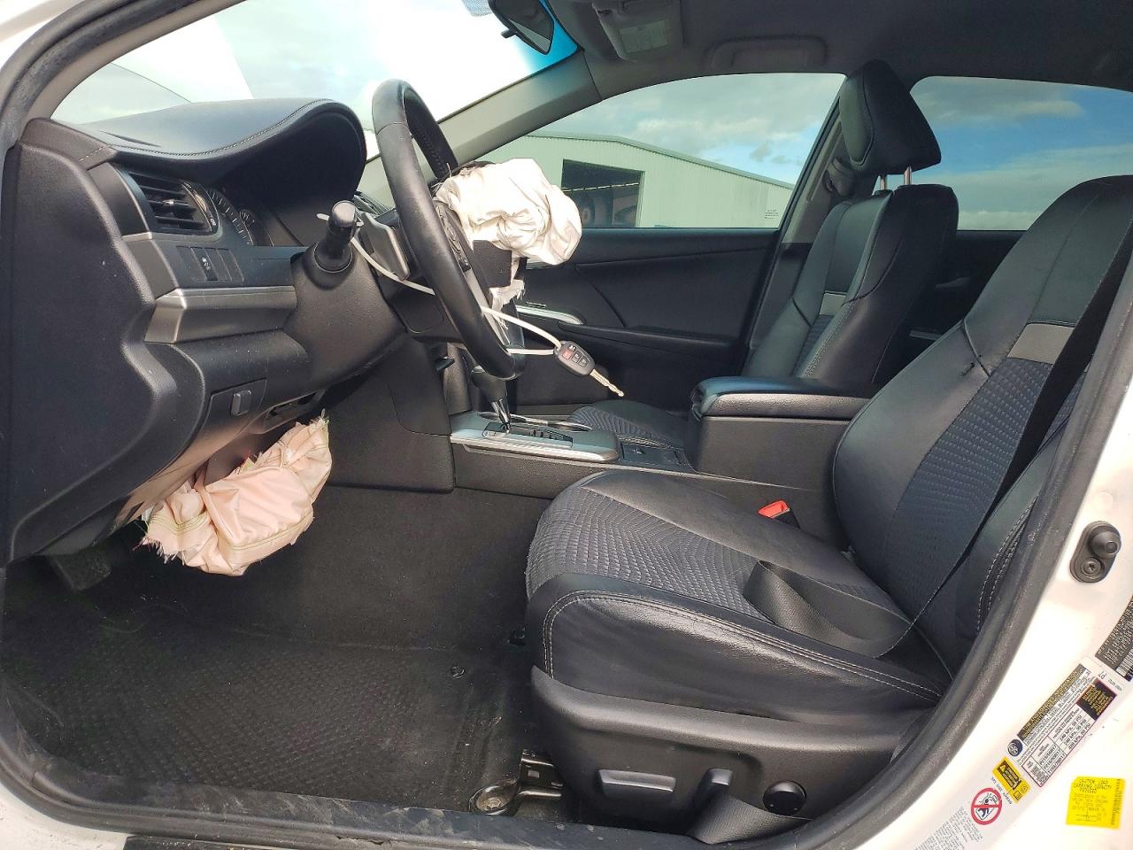 2014 TOYOTA CAMRY L photo 7