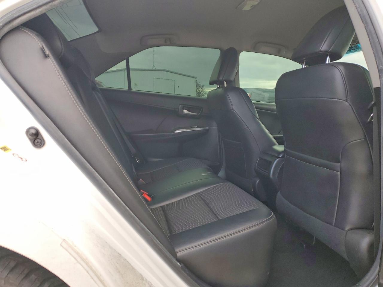 2014 TOYOTA CAMRY L photo 10