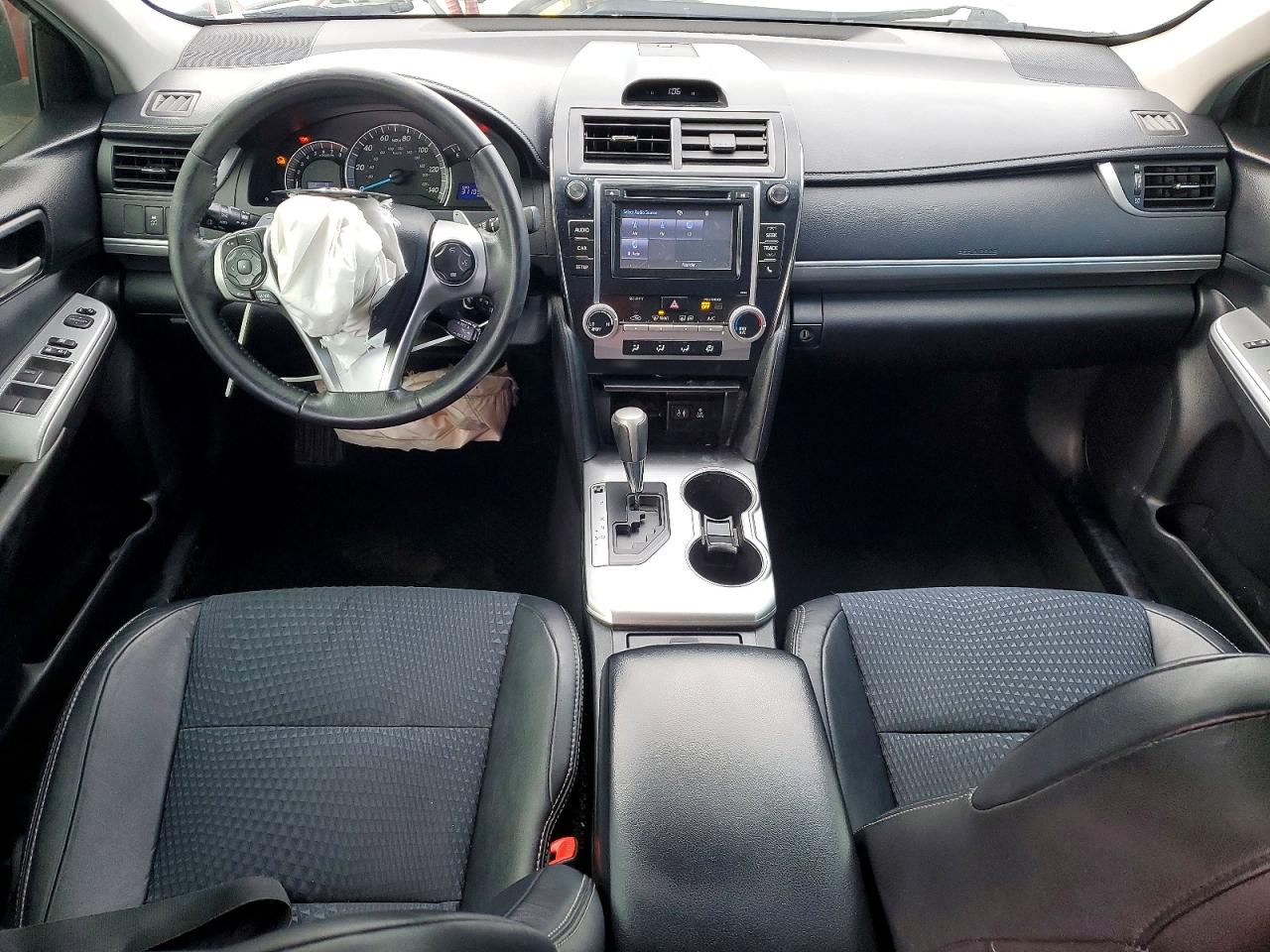 2014 TOYOTA CAMRY L photo 8