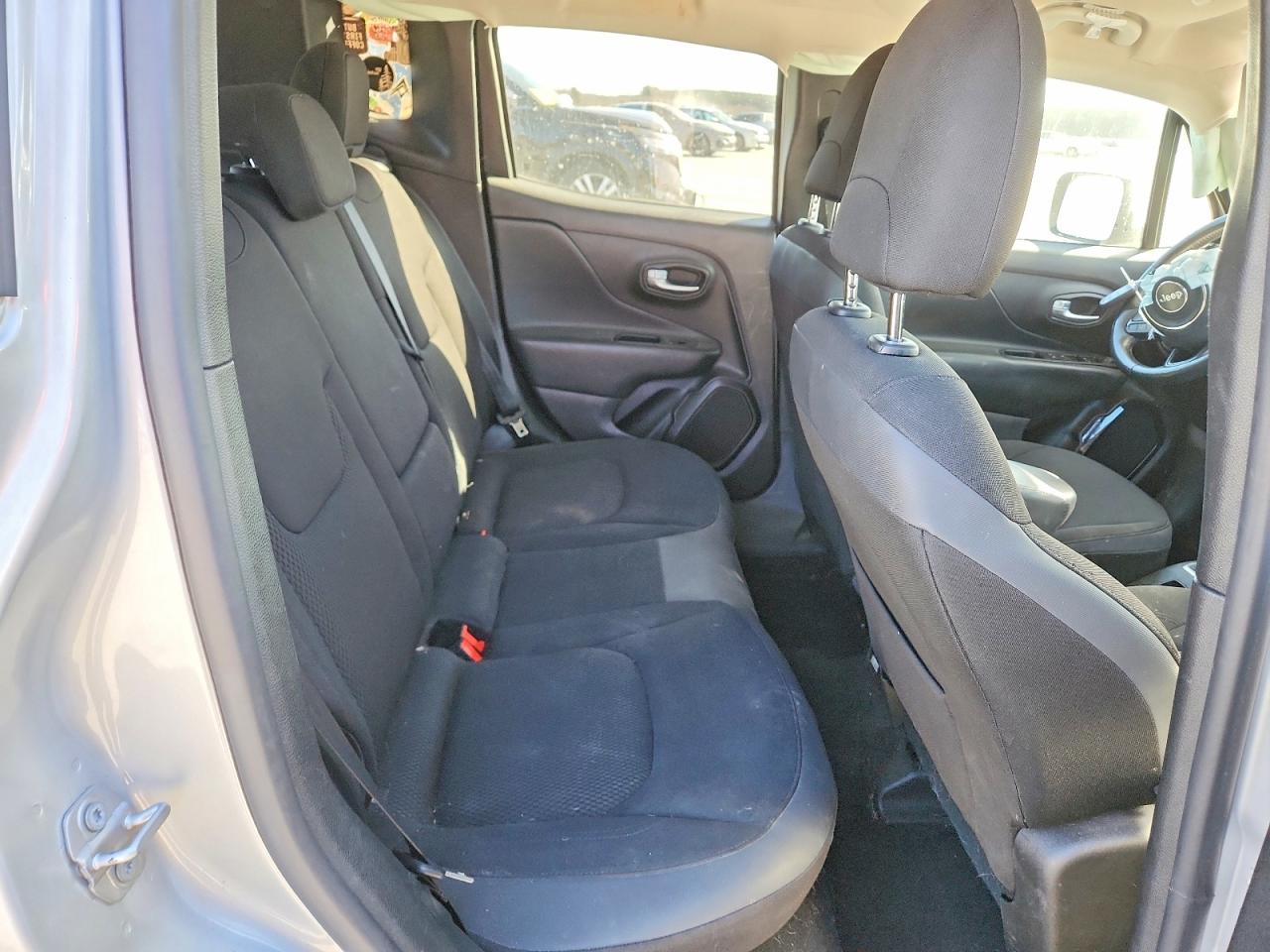 2020 JEEP RENEGADE LATITUDE photo 19