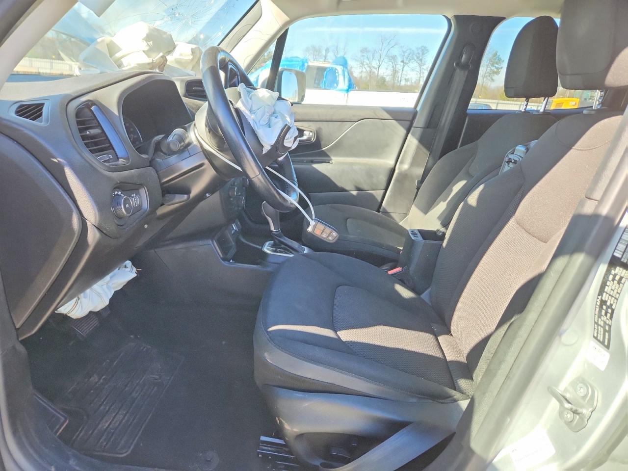 2020 JEEP RENEGADE LATITUDE photo 13
