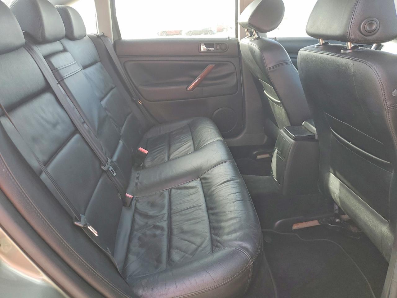 2003 VOLKSWAGEN PASSAT GLX 4MOTION photo 10