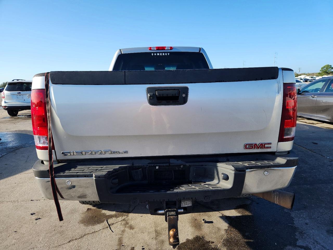 2011 GMC SIERRA K2500 SLE photo 6