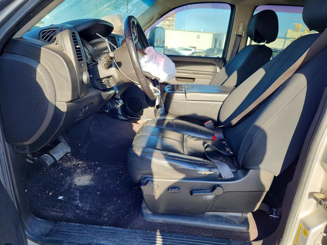 2011 GMC SIERRA K2500 SLE photo 7