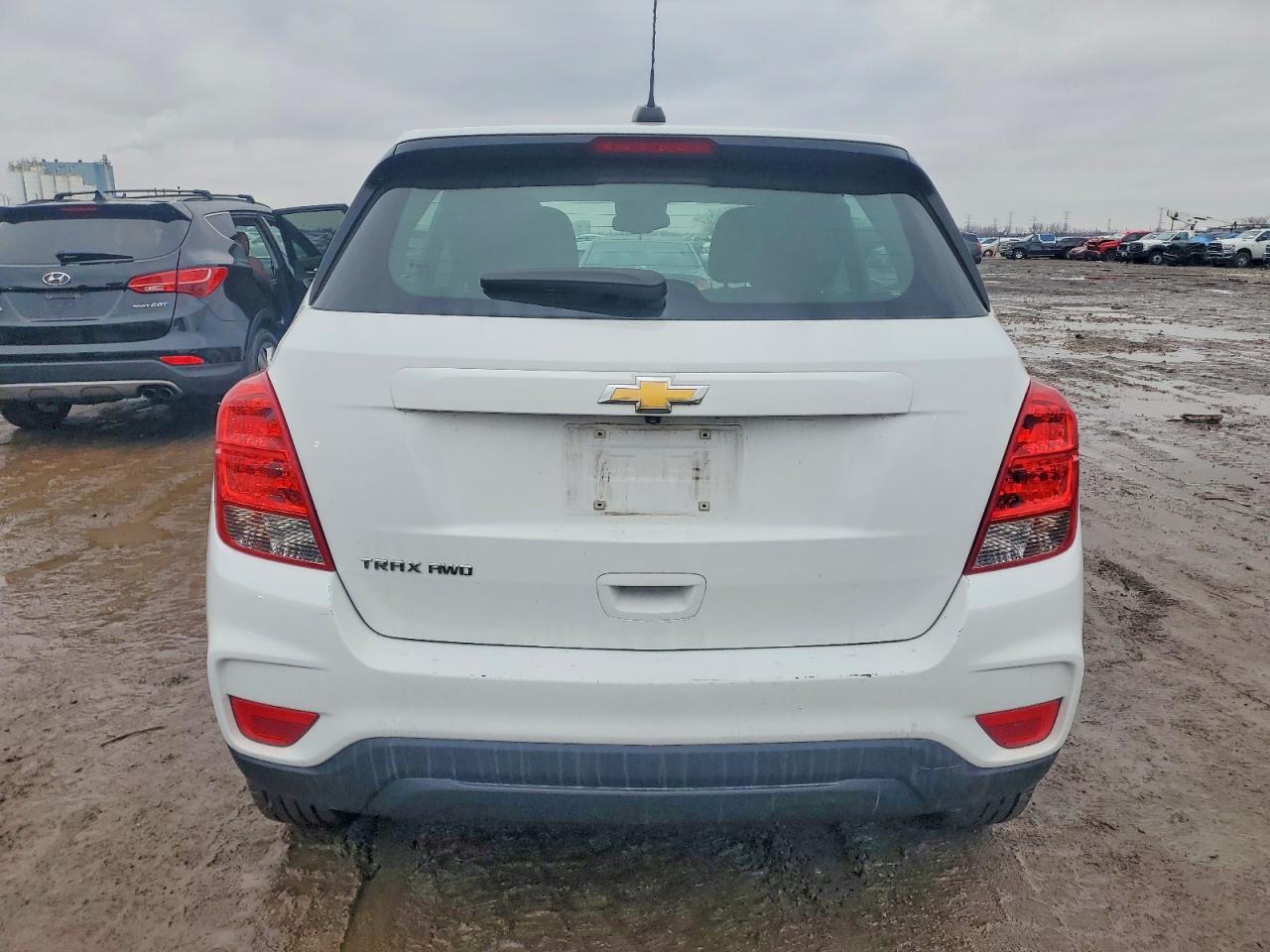 2017 CHEVROLET TRAX LS photo 6