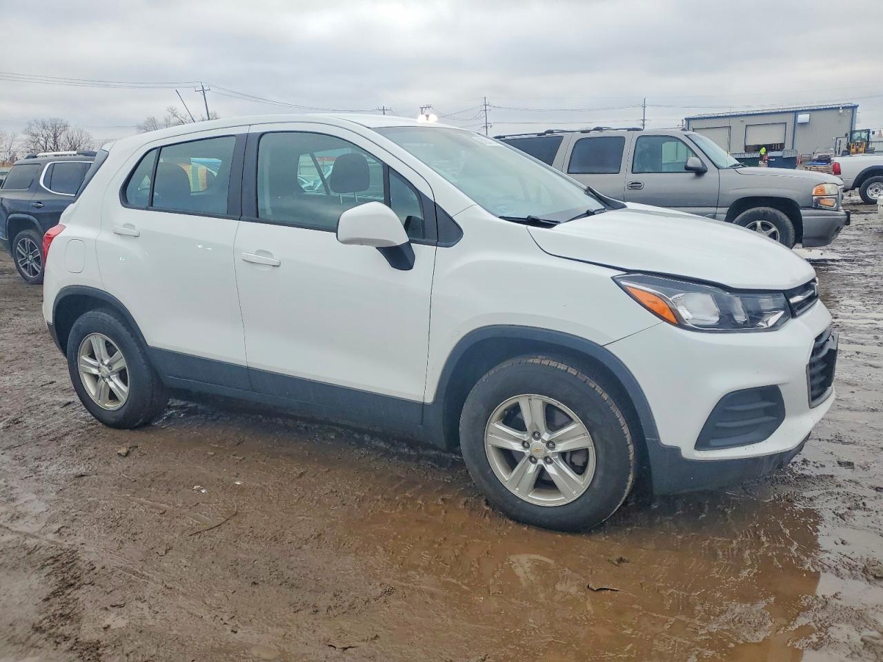 2017 CHEVROLET TRAX LS photo 4