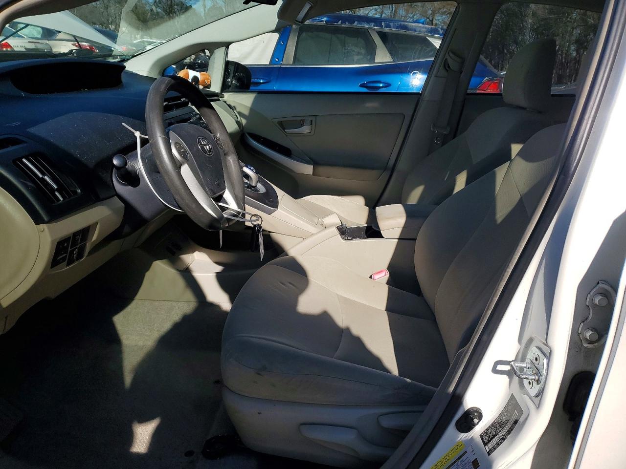 2011 TOYOTA PRIUS photo 7