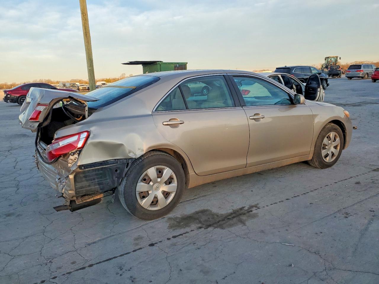 2009 TOYT CAMRY BASE photo 3