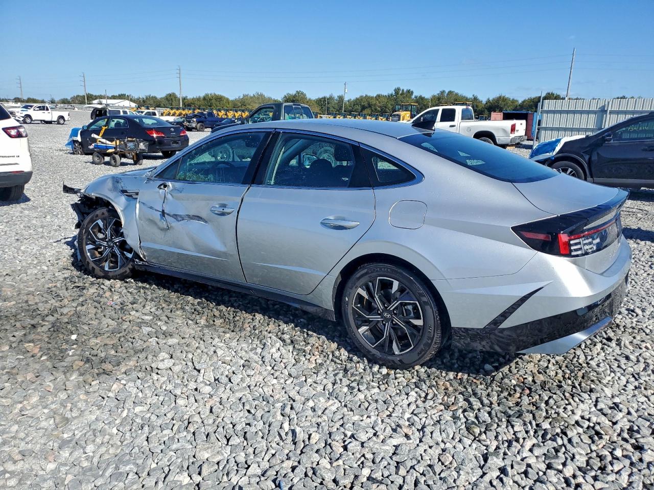 2025 HYUNDAI SONATA SEL photo 2
