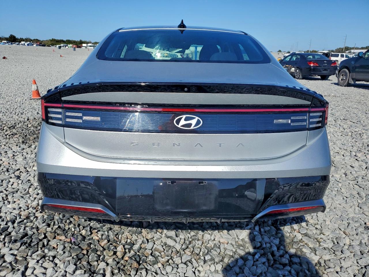 2025 HYUNDAI SONATA SEL photo 6