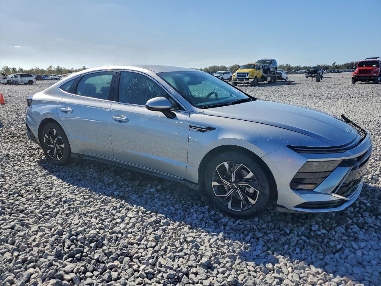 2025 HYUNDAI SONATA SEL photo 4