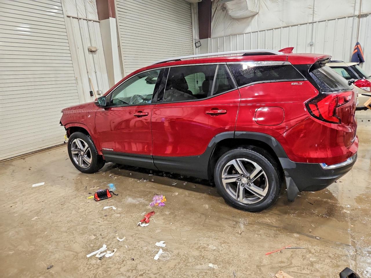 2019 GMC TERRAIN SLT photo 2