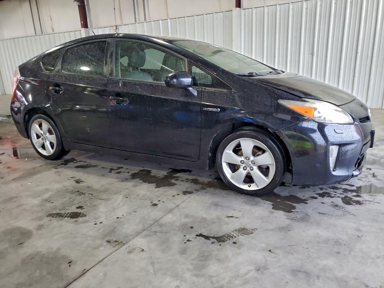 2013 TOYOTA PRIUS photo 4
