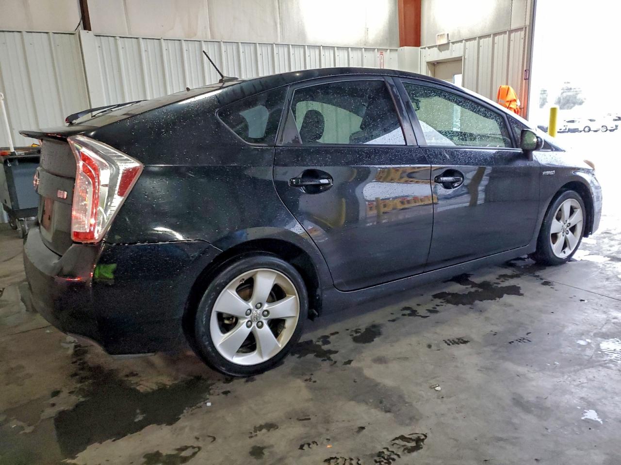2013 TOYOTA PRIUS photo 3