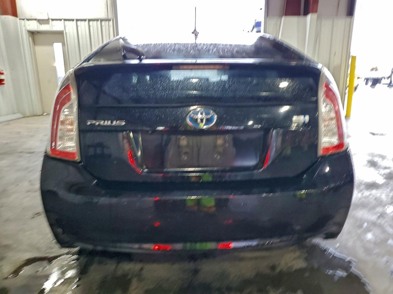2013 TOYOTA PRIUS photo 6