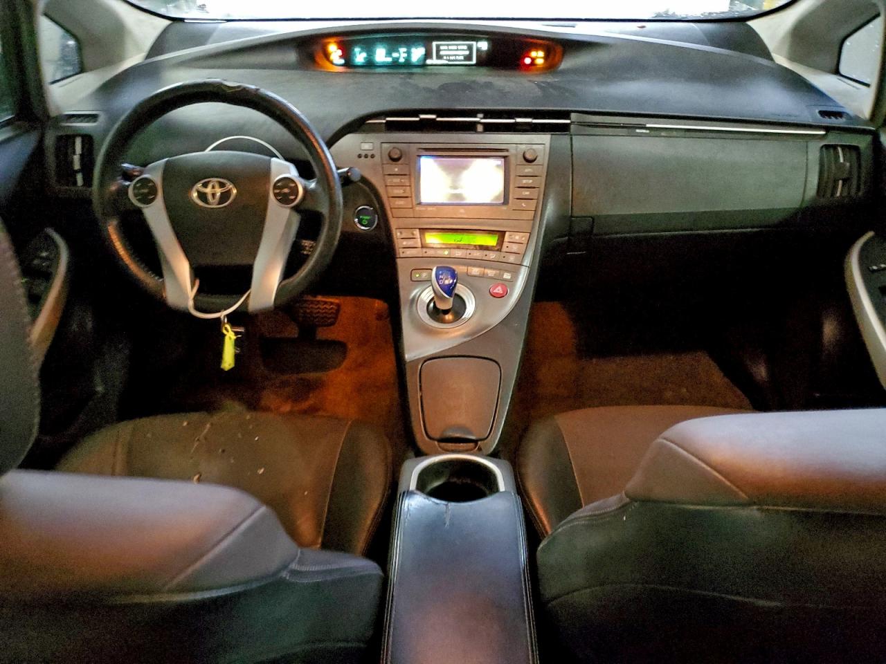 2013 TOYOTA PRIUS photo 8