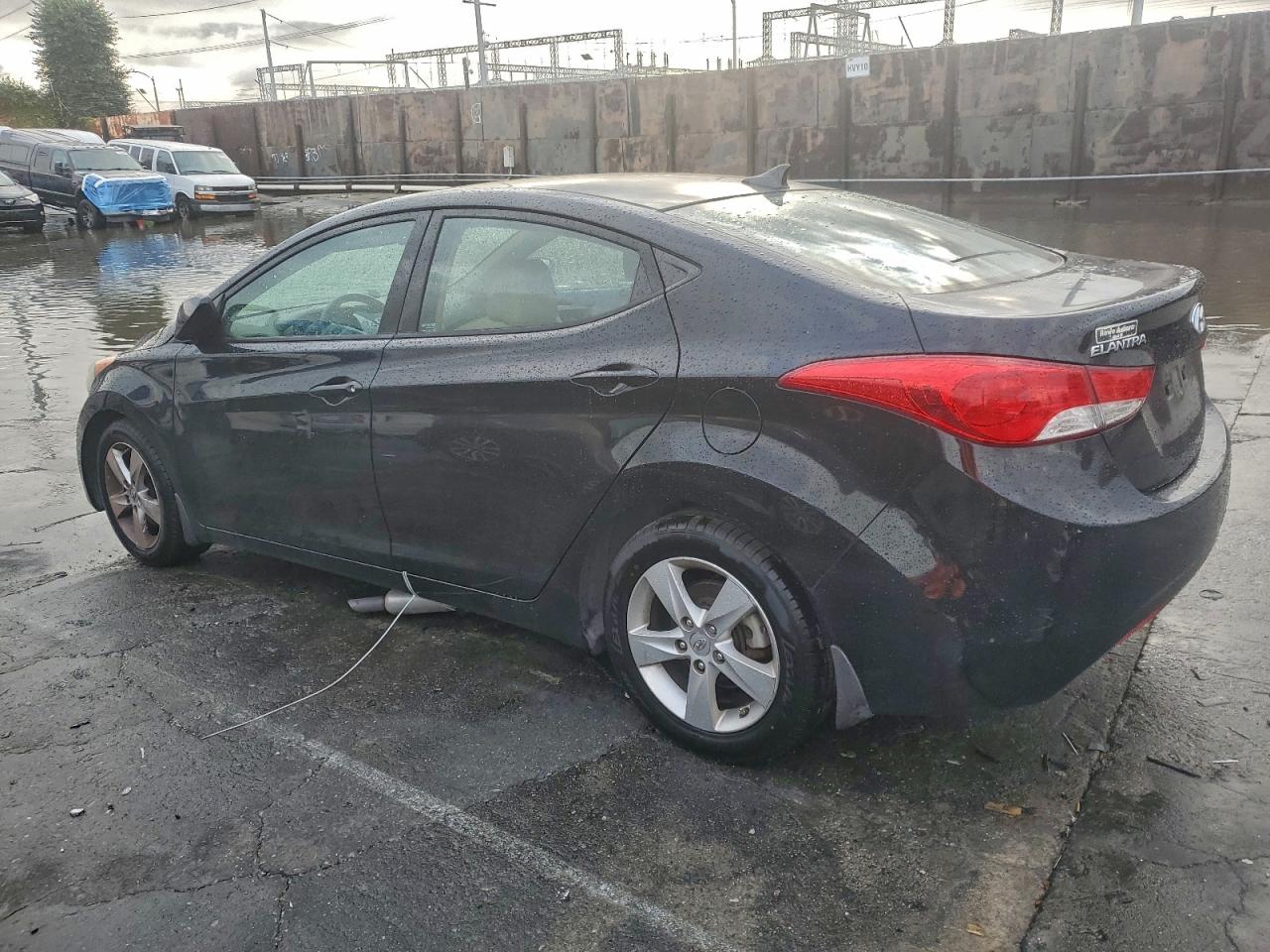 2013 HYUNDAI ELANTRA GLS photo 2