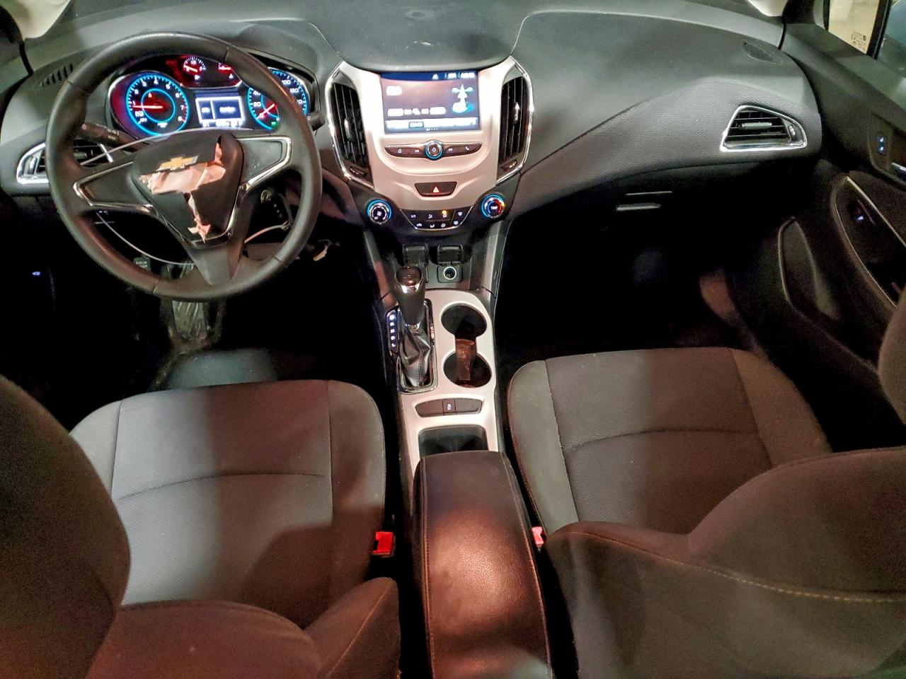 2017 CHEVROLET CRUZE LS photo 8