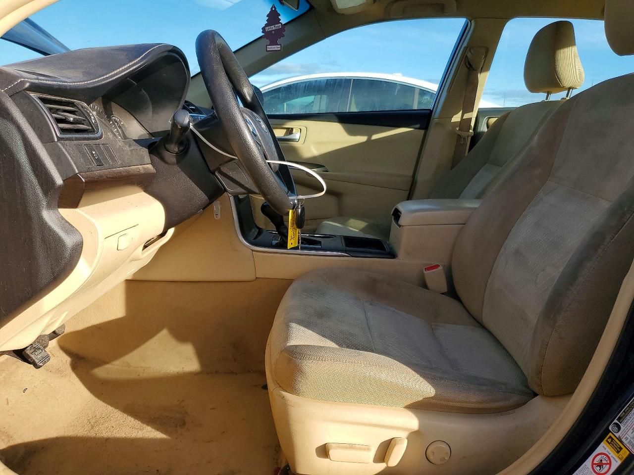 2015 TOYOTA CAMRY LE photo 7