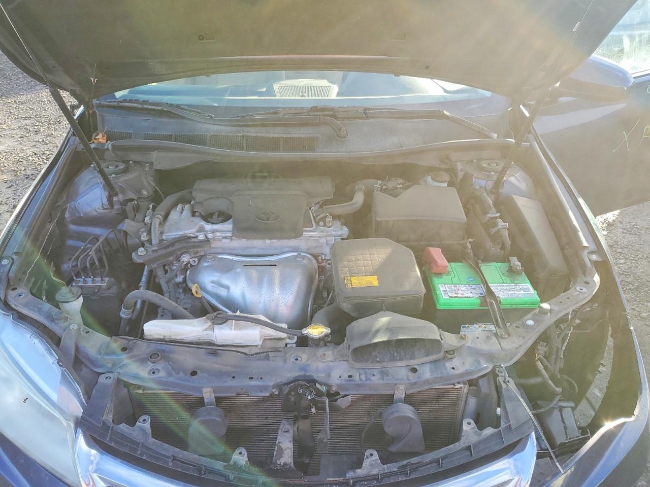 2015 TOYOTA CAMRY LE photo 11