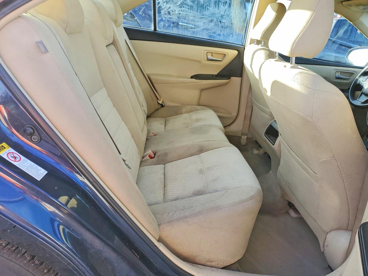 2015 TOYOTA CAMRY LE photo 10